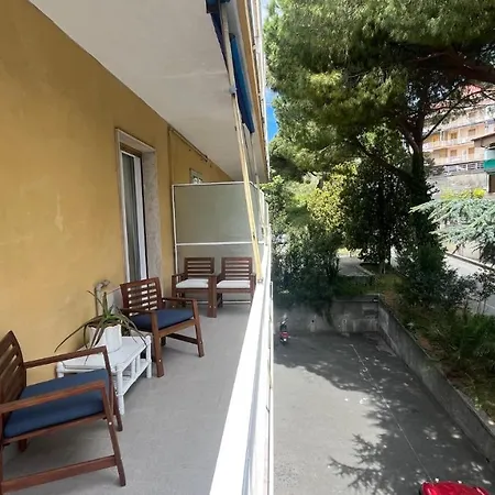 Trilocale,terrazzo,posto Auto Privato,box,wifi 아파트 *