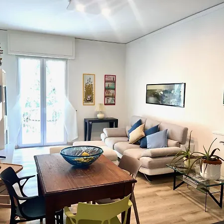 アパート Trilocale,terrazzo,posto Auto Privato,box,wifi *