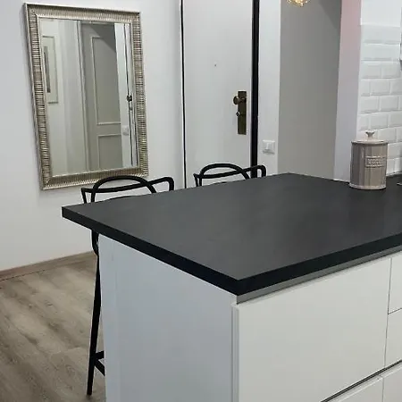 アパート Trilocale,terrazzo,posto Auto Privato,box,wifi ヴァラッツェ