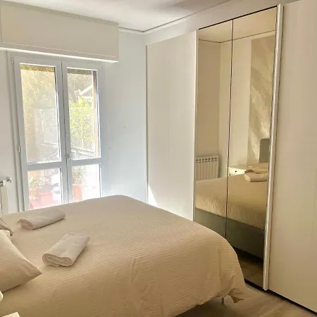 Trilocale,terrazzo,posto Auto Privato,box,wifi 아파트 바라체