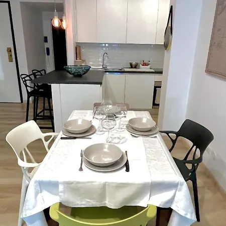 Trilocale,terrazzo,posto Auto Privato,box,wifi 아파트