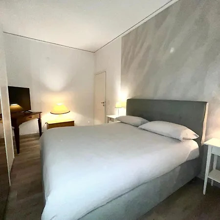 아파트 Trilocale,terrazzo,posto Auto Privato,box,wifi *